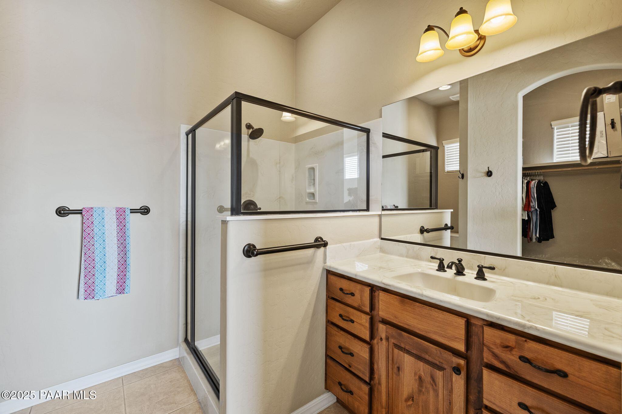 495 Isabelle Lane Prescott, AZ 86301 - Photo 15 of 31 Ensuite Bathroom
