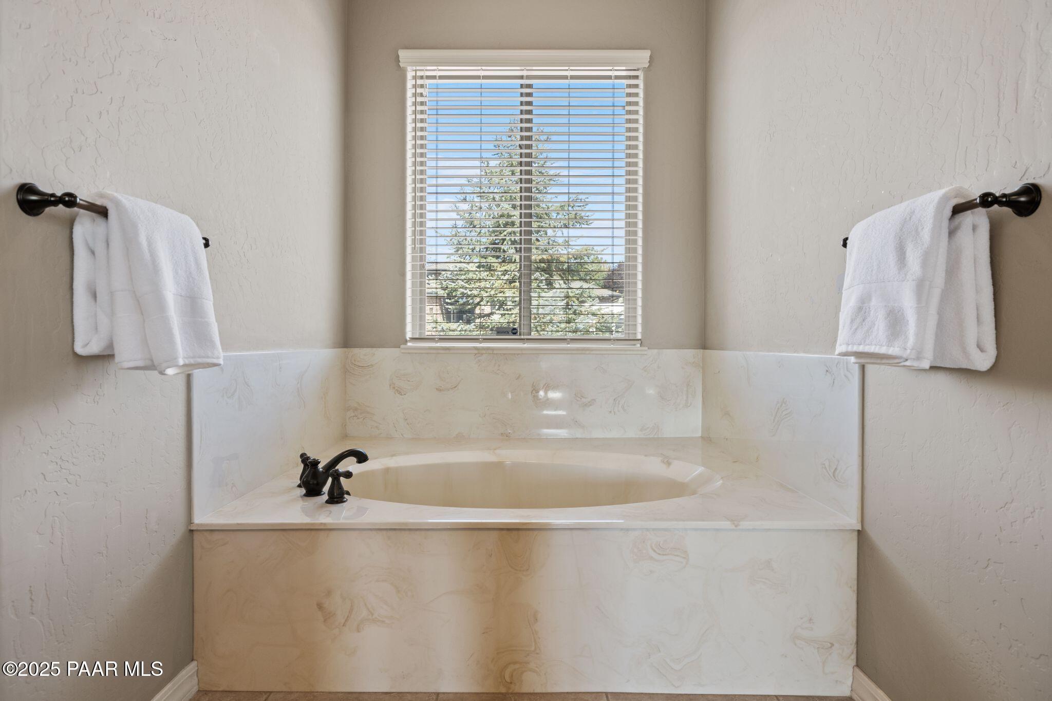 495 Isabelle Lane Prescott, AZ 86301 - Photo 23 of 31 184-Primary Bathroom