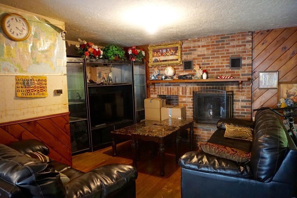 44 Reed Street Worcester, MA 01602 - Photo 2 of 8 Gallery Image 2