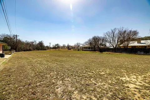 $255,000 | 2009 Woodway Court, Fredericksburg, TX 78624