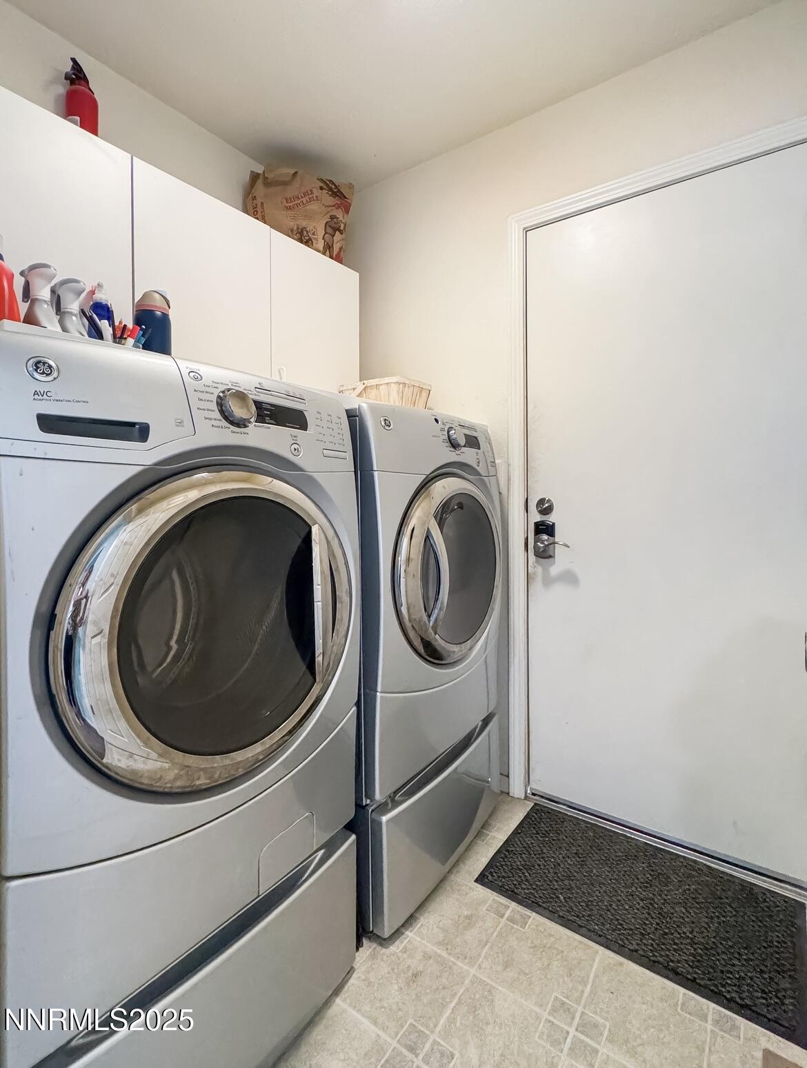 602 Tamsen Road Fernley, NV 89408 - Photo 8 of 18 a utility room with dryer and washer
