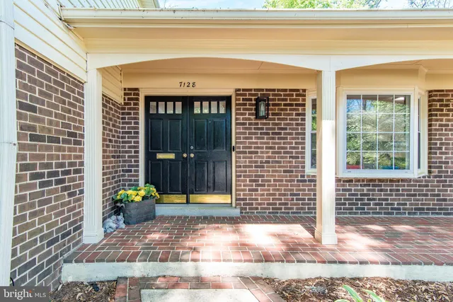 $950,000 | 7128 Devonshire Road, Alexandria, VA 22307