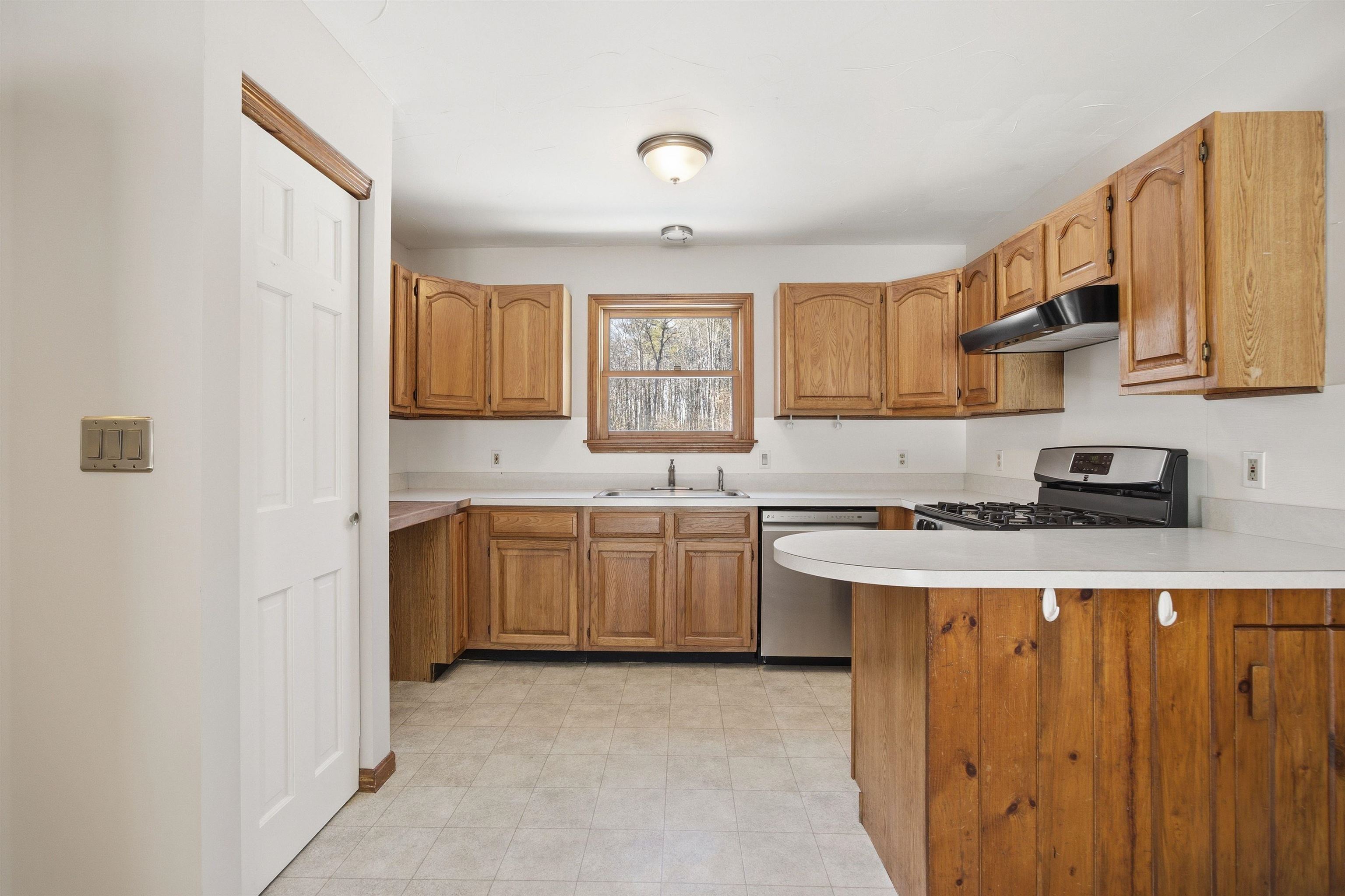 419 Flaghole Road Andover, NH 03216 - Photo 7 of 41