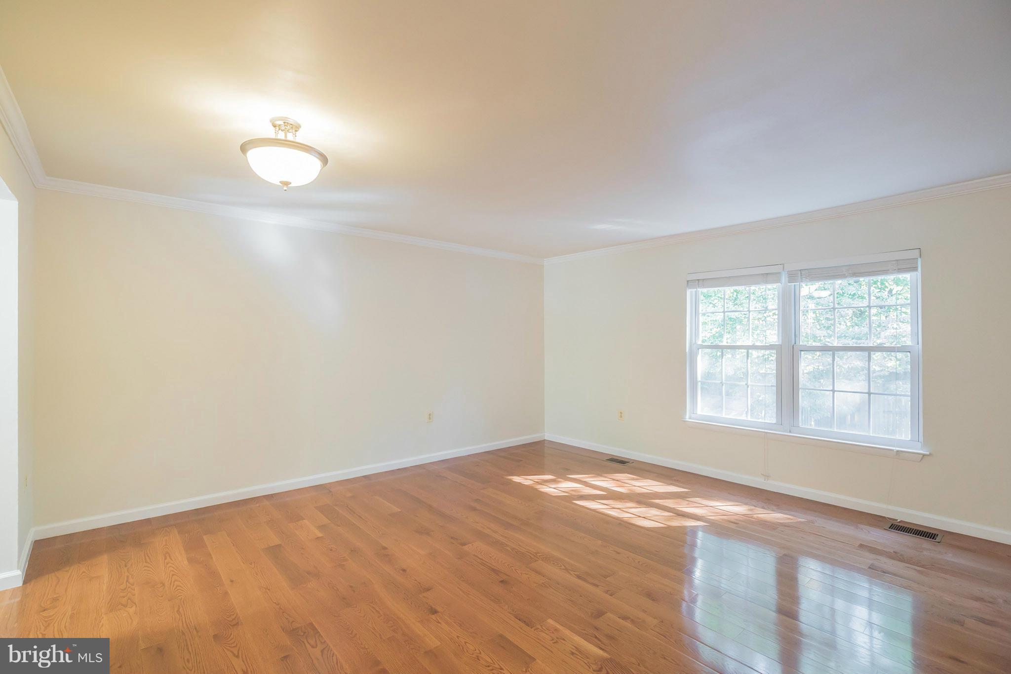 6413 Blarney Stone Court Springfield, VA 22152 - Photo 5 of 19 Living Room
