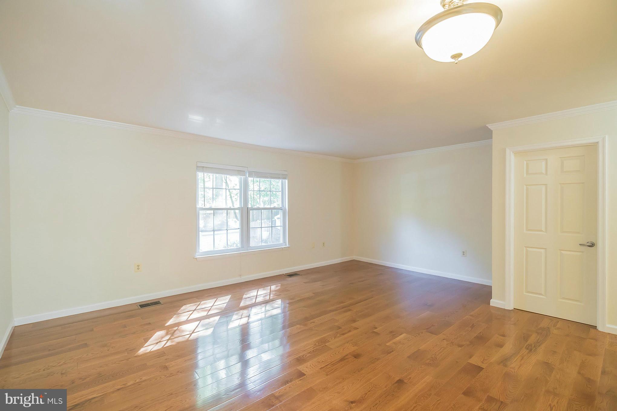 6413 Blarney Stone Court Springfield, VA 22152 - Photo 6 of 19 Living Room