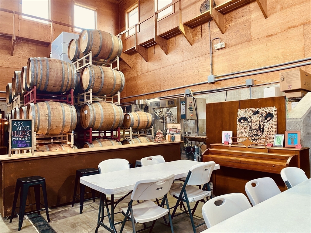 335 Old Fall River Road Dartmouth, MA 02747 - Photo 14 of 32 a view of a chairs and table in a patio