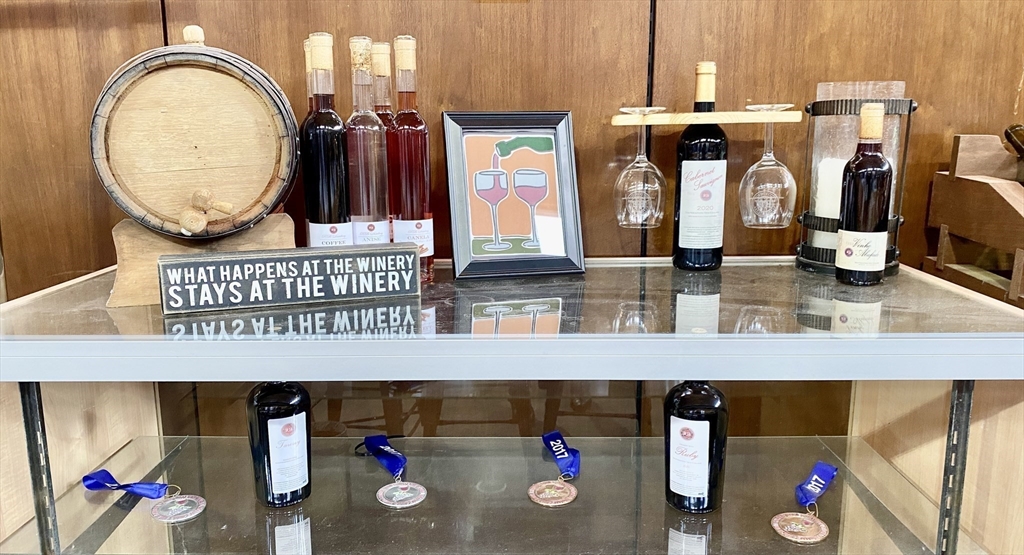 335 Old Fall River Road Dartmouth, MA 02747 - Photo 21 of 32 a view of a entryway