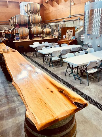 a view of a yard with an trees