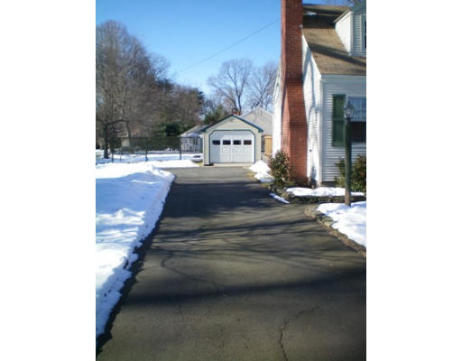 737 River Road Agawam, MA 01001 - Photo 3 of 21 Gallery Image 3