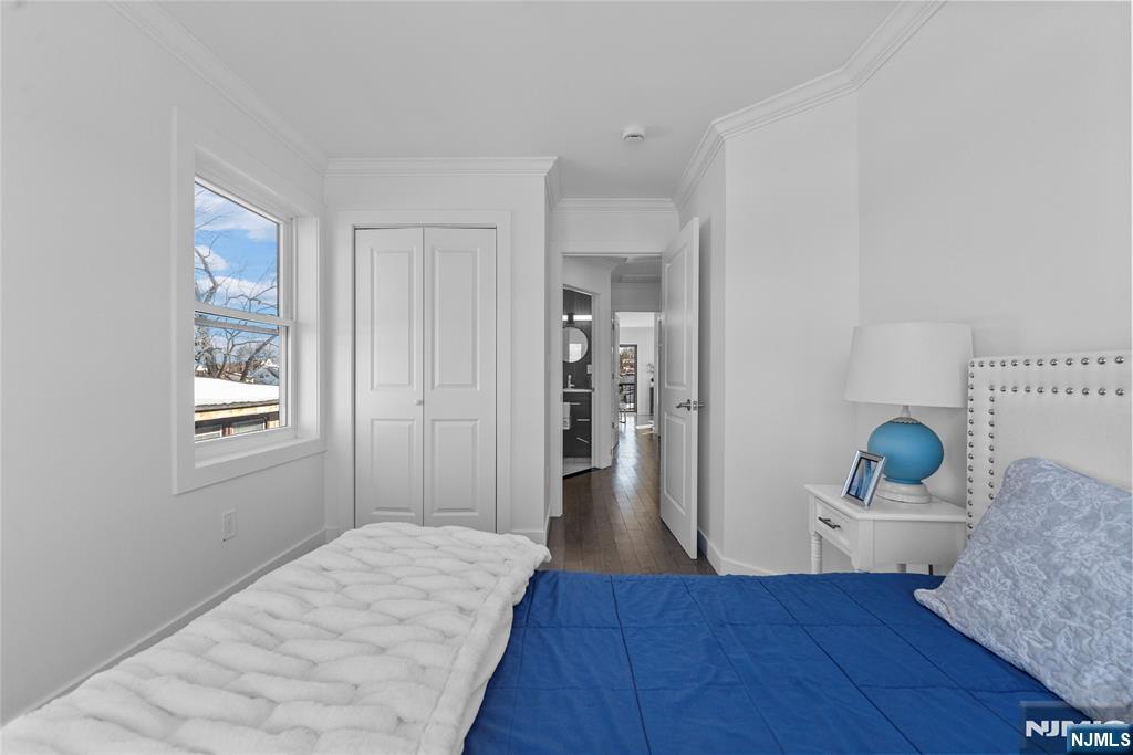 784 Valley Street Union, NJ 07088 - Photo 31 of 49 a very nice looking room with a large window