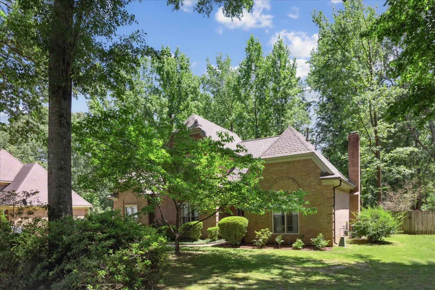 7051 7th Road Bartlett, TN 38135 - Photo 29 of 37 Ample parking with front circle drive and separate driveway leading to the garage