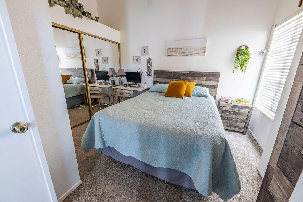 410 Ridgecrest Trail, Unit 226 Redding, CA 96003 - Photo 22 of 36 2nd Bed Room