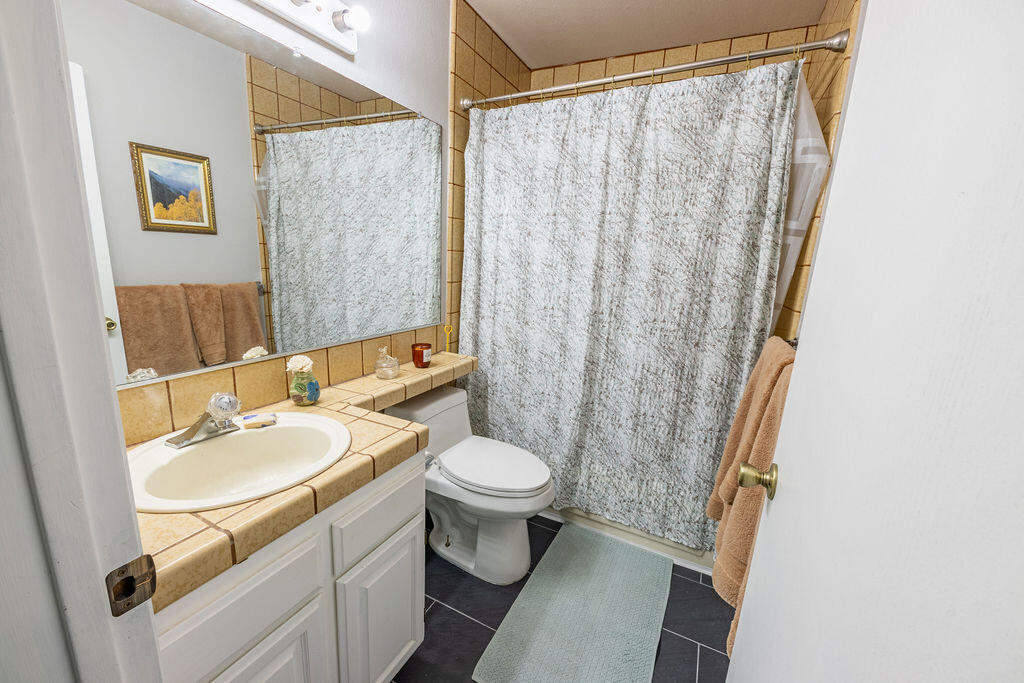 410 Ridgecrest Trail, Unit 226 Redding, CA 96003 - Photo 29 of 36 Guest