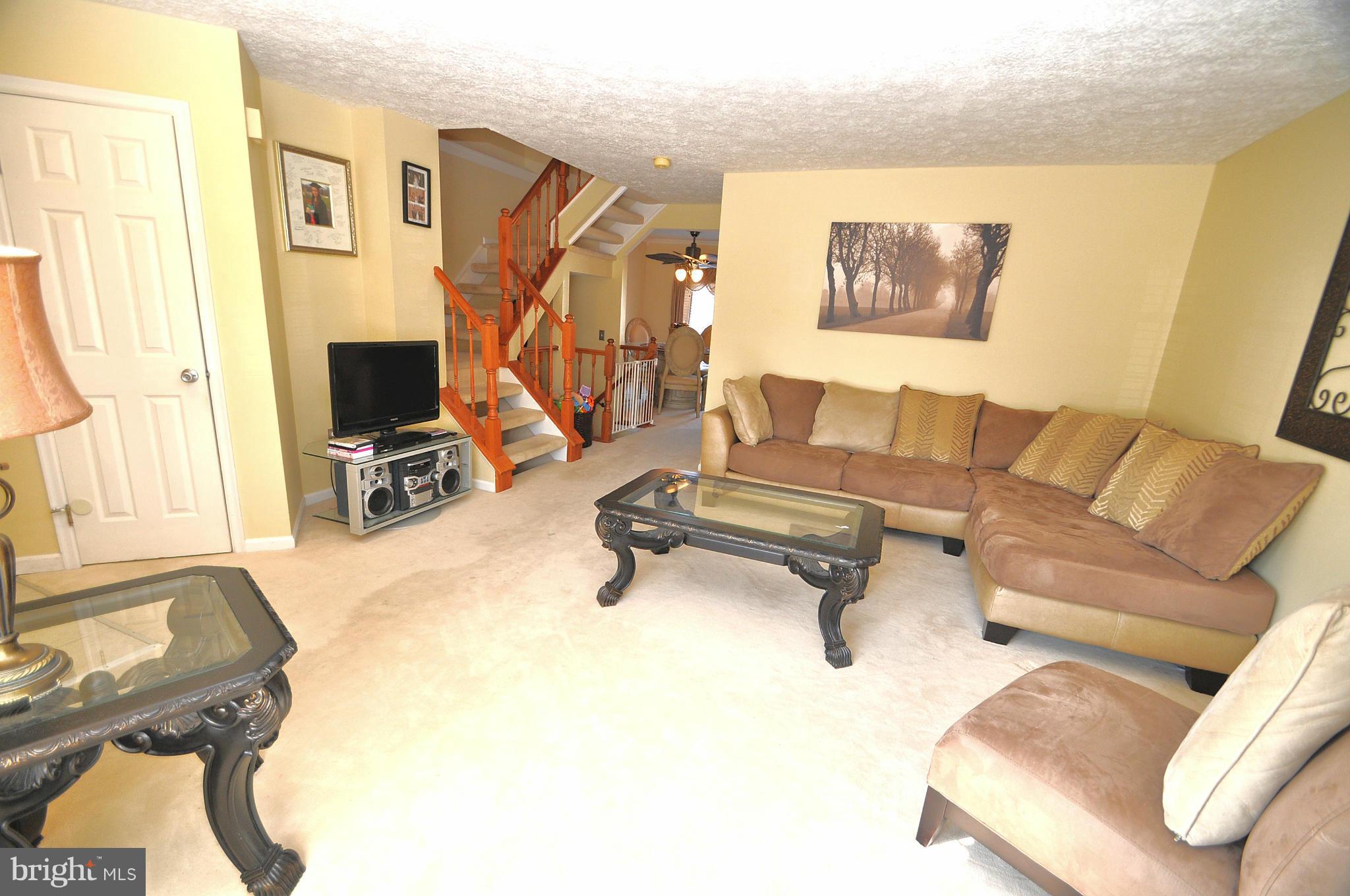 8722 Silver Hall Road Perry Hall, MD 21128 - Photo 4 of 30 Living Room