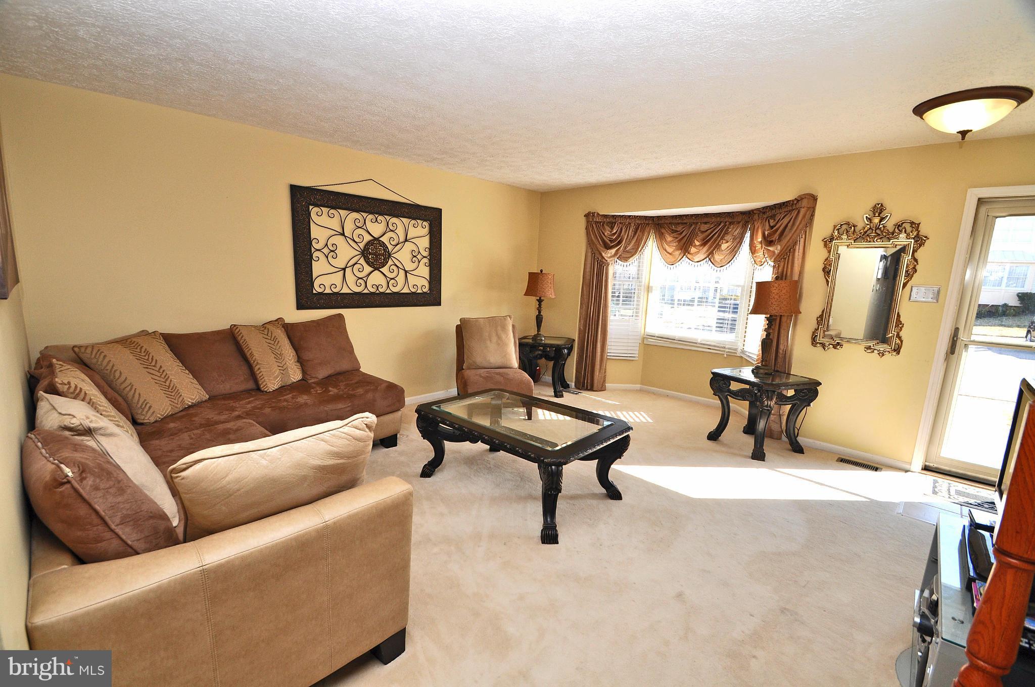 8722 Silver Hall Road Perry Hall, MD 21128 - Photo 5 of 30 Living Room