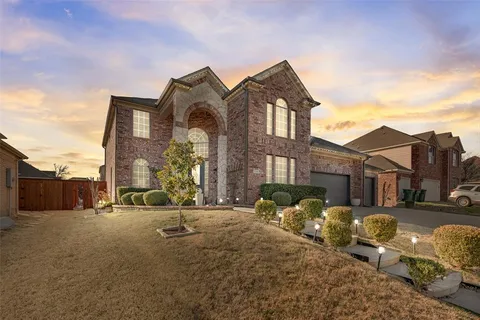 $549,999 | 723 Creekstone Drive, Cedar Hill, TX 75104