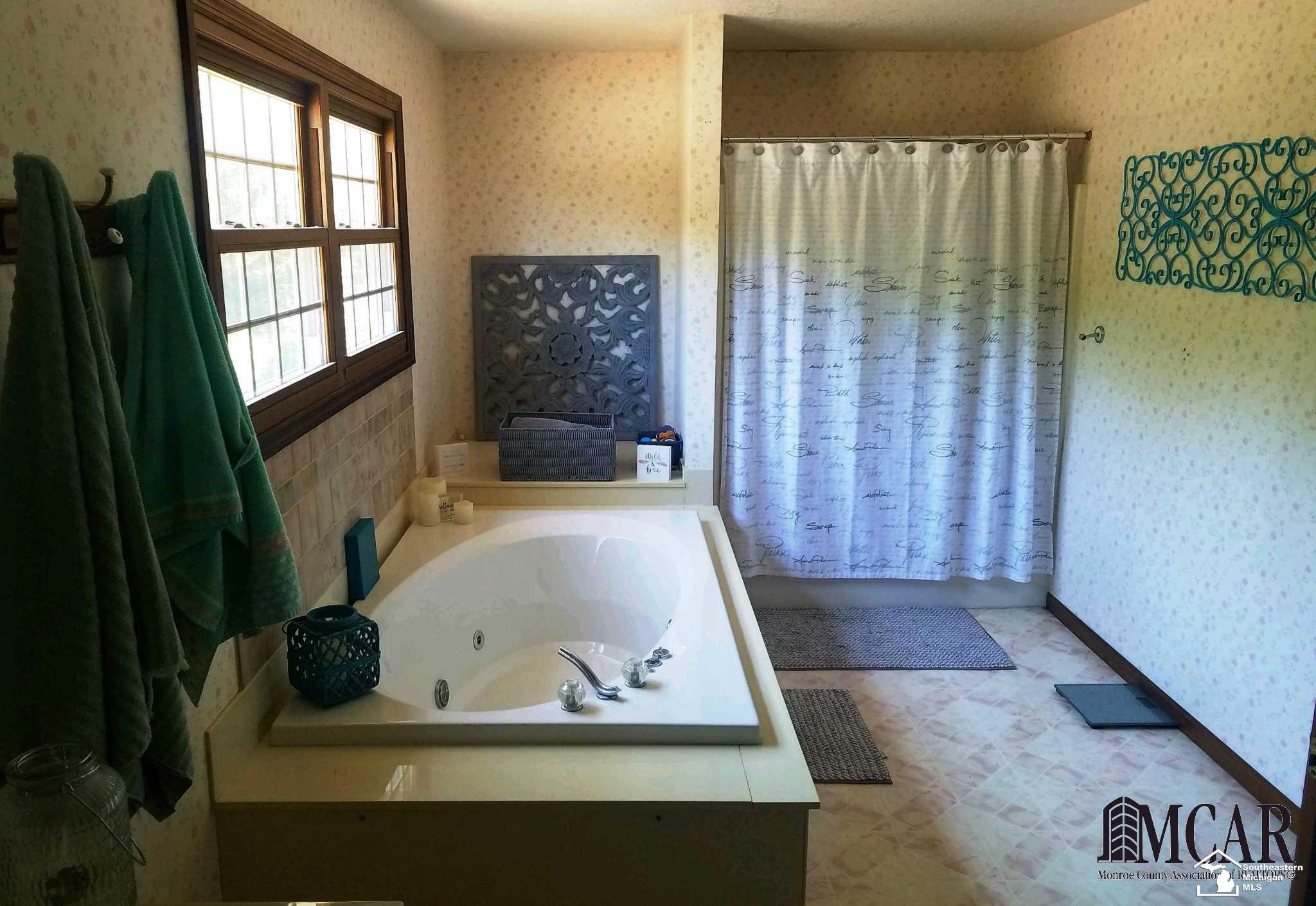 443 West Temperance Road Temperance, MI 48182 - Photo 20 of 22 Large Master Bathroom