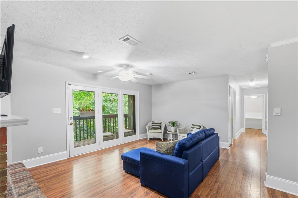 612 Tuxworth Circle Decatur, GA 30033 - Photo 3 of 46