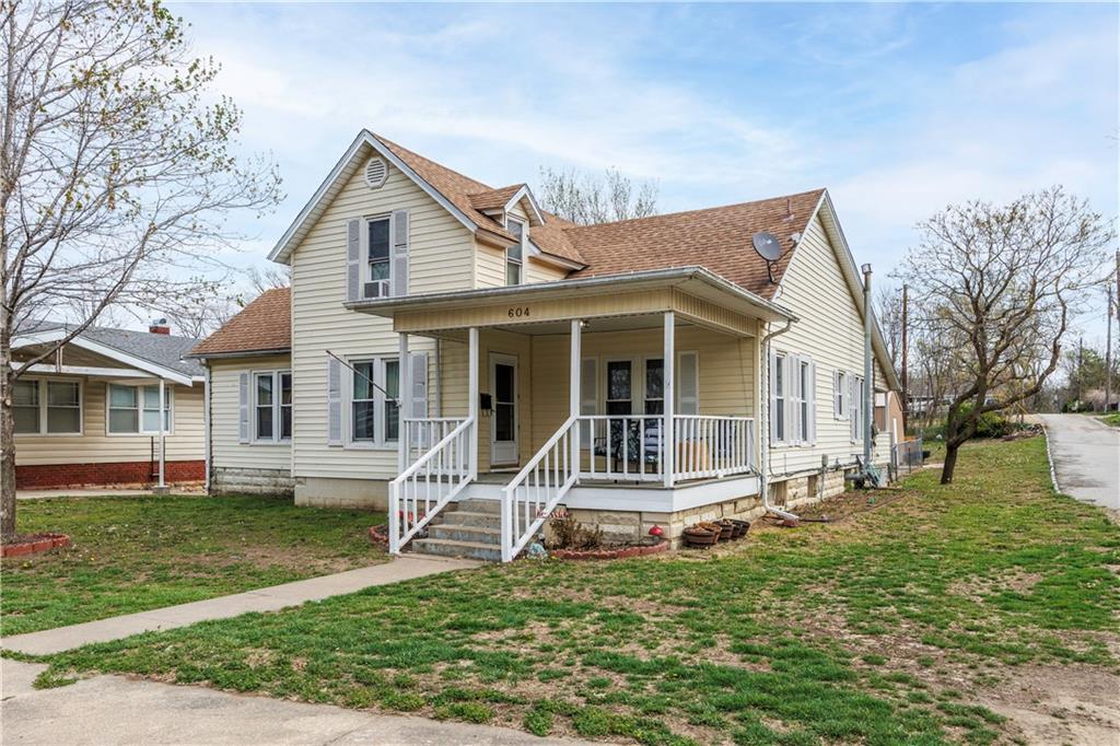 604 North 5th Street Independence, KS 67301 - Photo 2 of 34