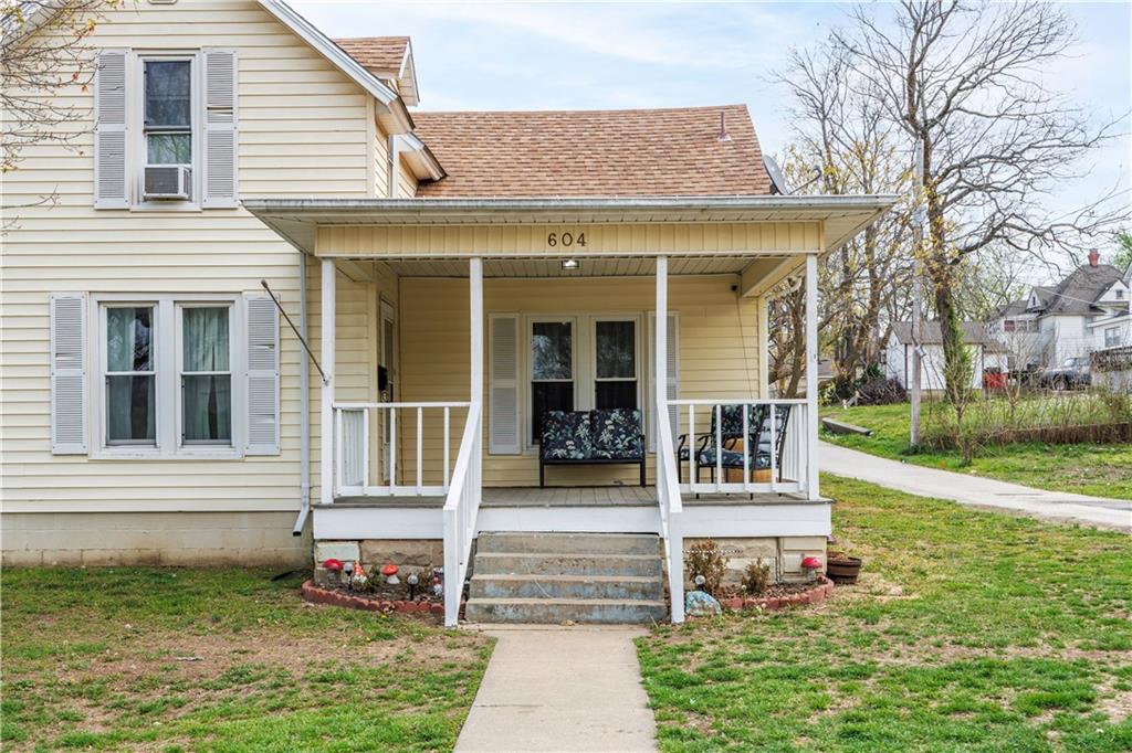 604 North 5th Street Independence, KS 67301 - Photo 4 of 34