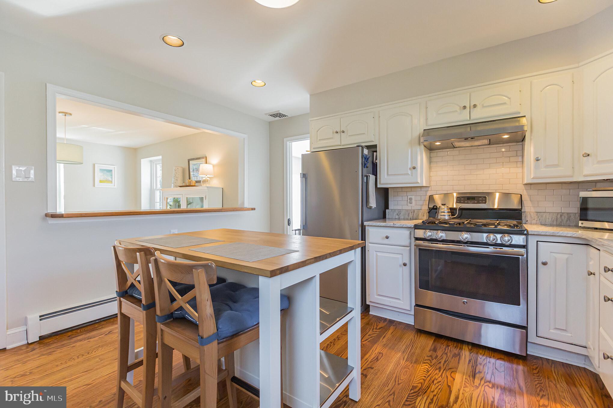 552 Manor Road Wynnewood, PA 19096 - Photo 11 of 30