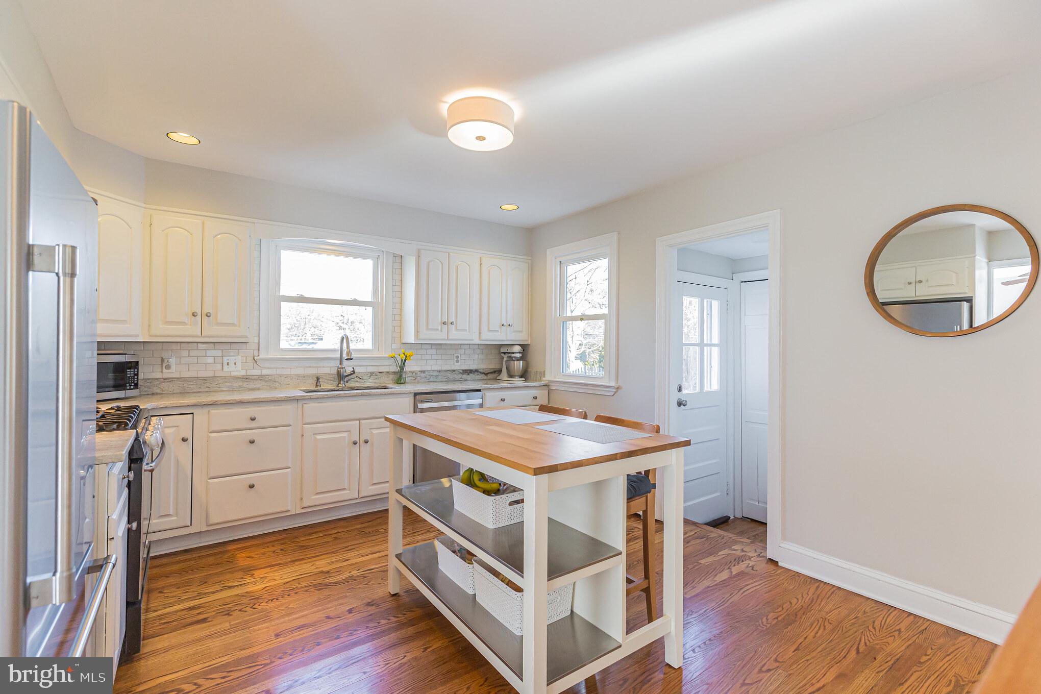 552 Manor Road Wynnewood, PA 19096 - Photo 10 of 30