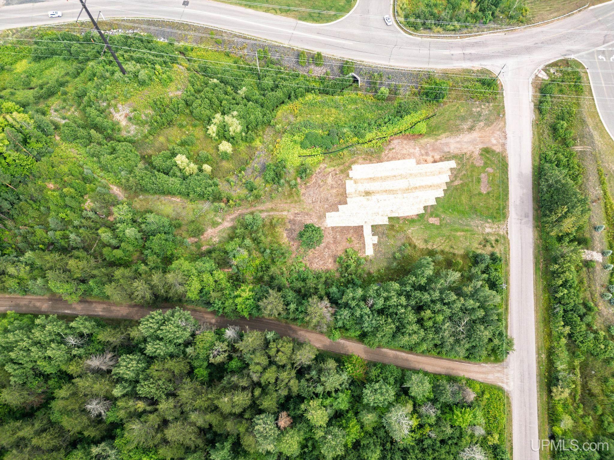 420 Brickyard Road Marquette, MI 49855 - Photo 3 of 24