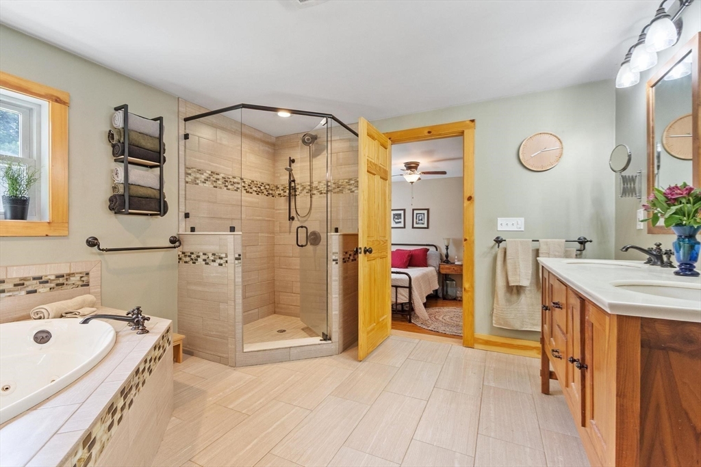 361 Mulpus Road Lunenburg, MA 01462 - Photo 14 of 42