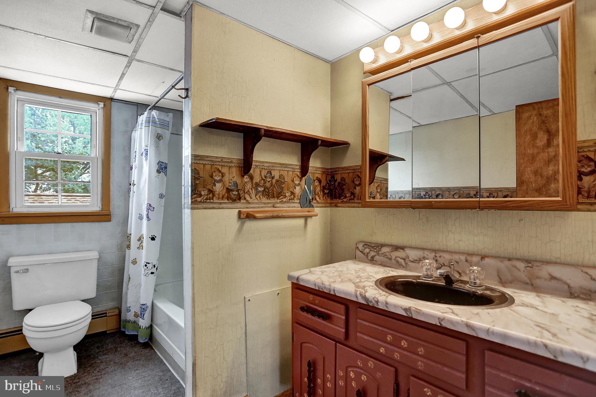 422 Ebenezer Road Lebanon, PA 17046 - Photo 24 of 49 2nd floor bath