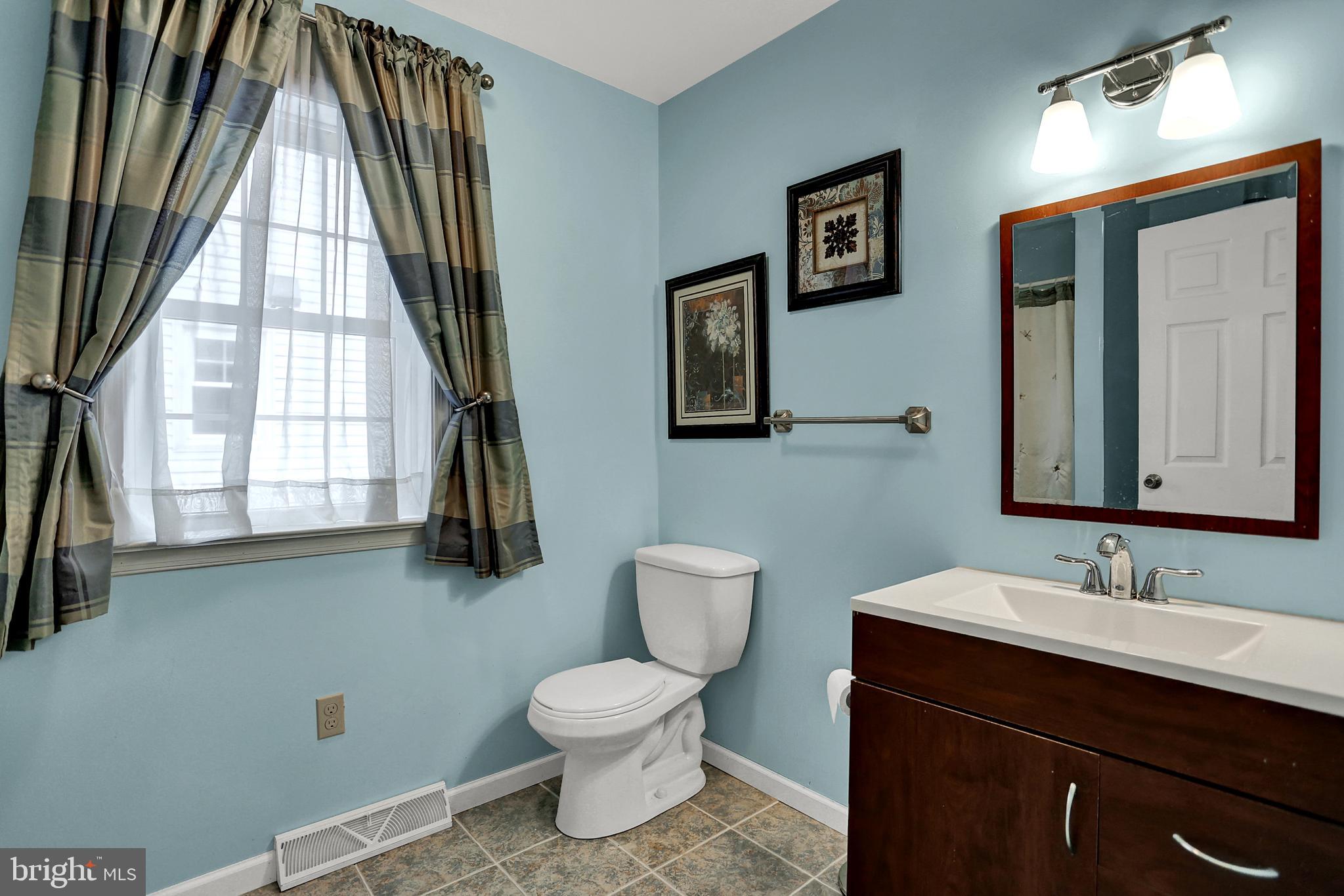 422 Ebenezer Road Lebanon, PA 17046 - Photo 38 of 49 Office full bathroom