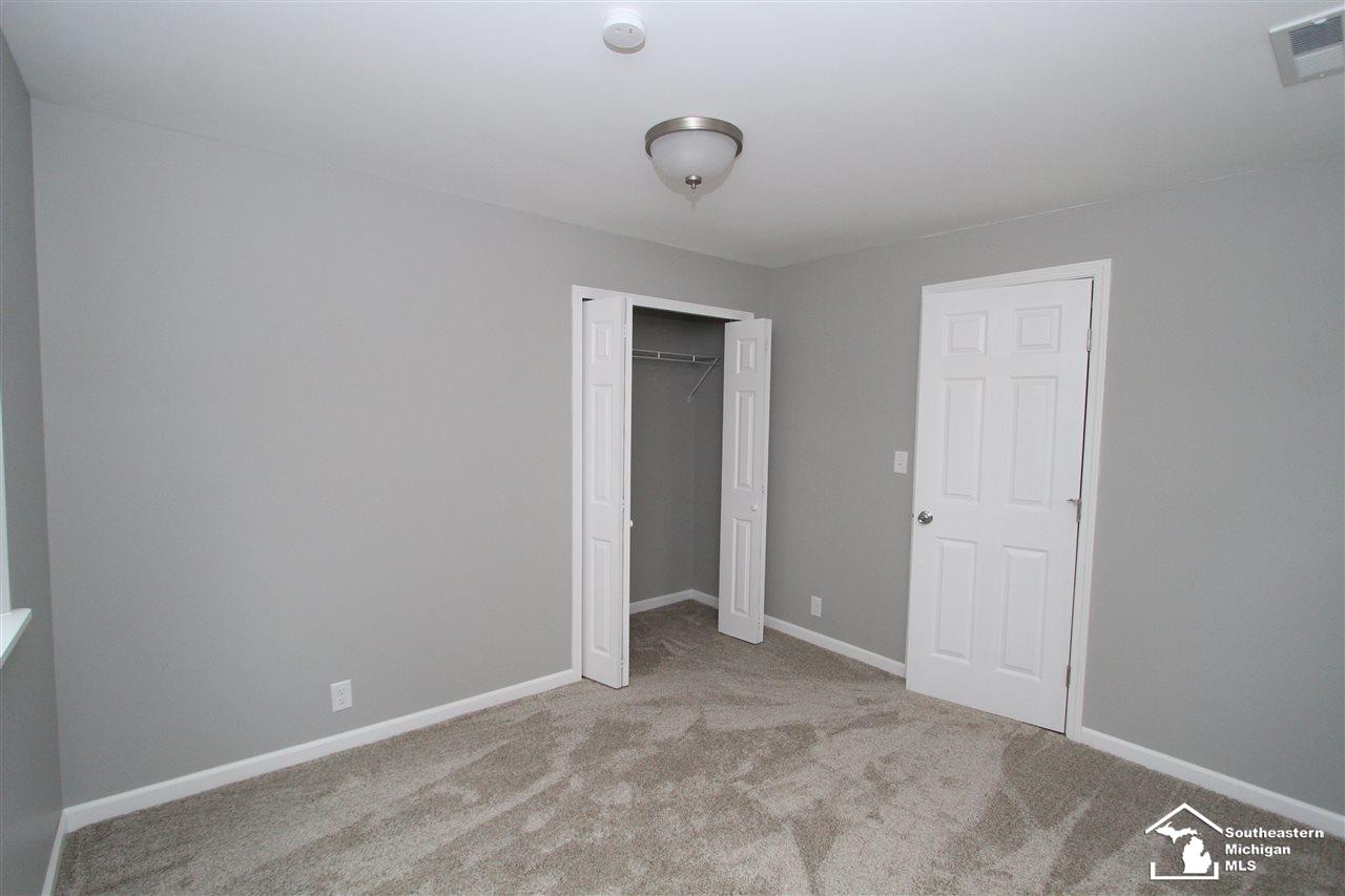 13777 Townsend Road Milan, MI 48160 - Photo 5 of 26