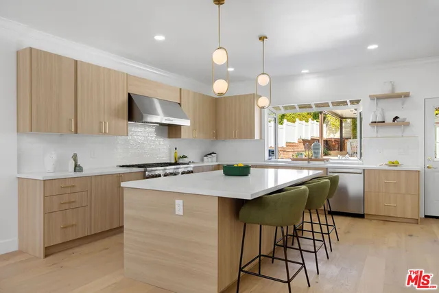 $4,099,000 | 832 South Plymouth Boulevard, Los Angeles, CA 90005