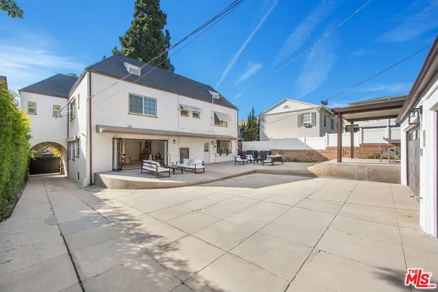 $4,099,000 | 832 South Plymouth Boulevard, Los Angeles, CA 90005