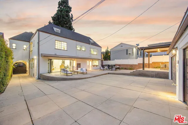 $4,099,000 | 832 South Plymouth Boulevard, Los Angeles, CA 90005