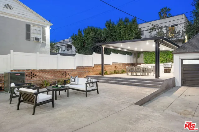 $4,099,000 | 832 South Plymouth Boulevard, Los Angeles, CA 90005
