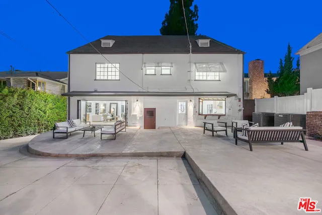 $4,099,000 | 832 South Plymouth Boulevard, Los Angeles, CA 90005