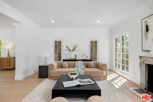$4,099,000 | 832 South Plymouth Boulevard, Los Angeles, CA 90005