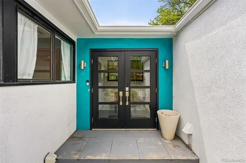 a view of an outdoor space of a house