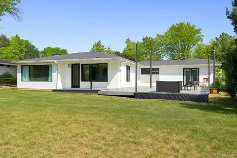 a front view of house with yard