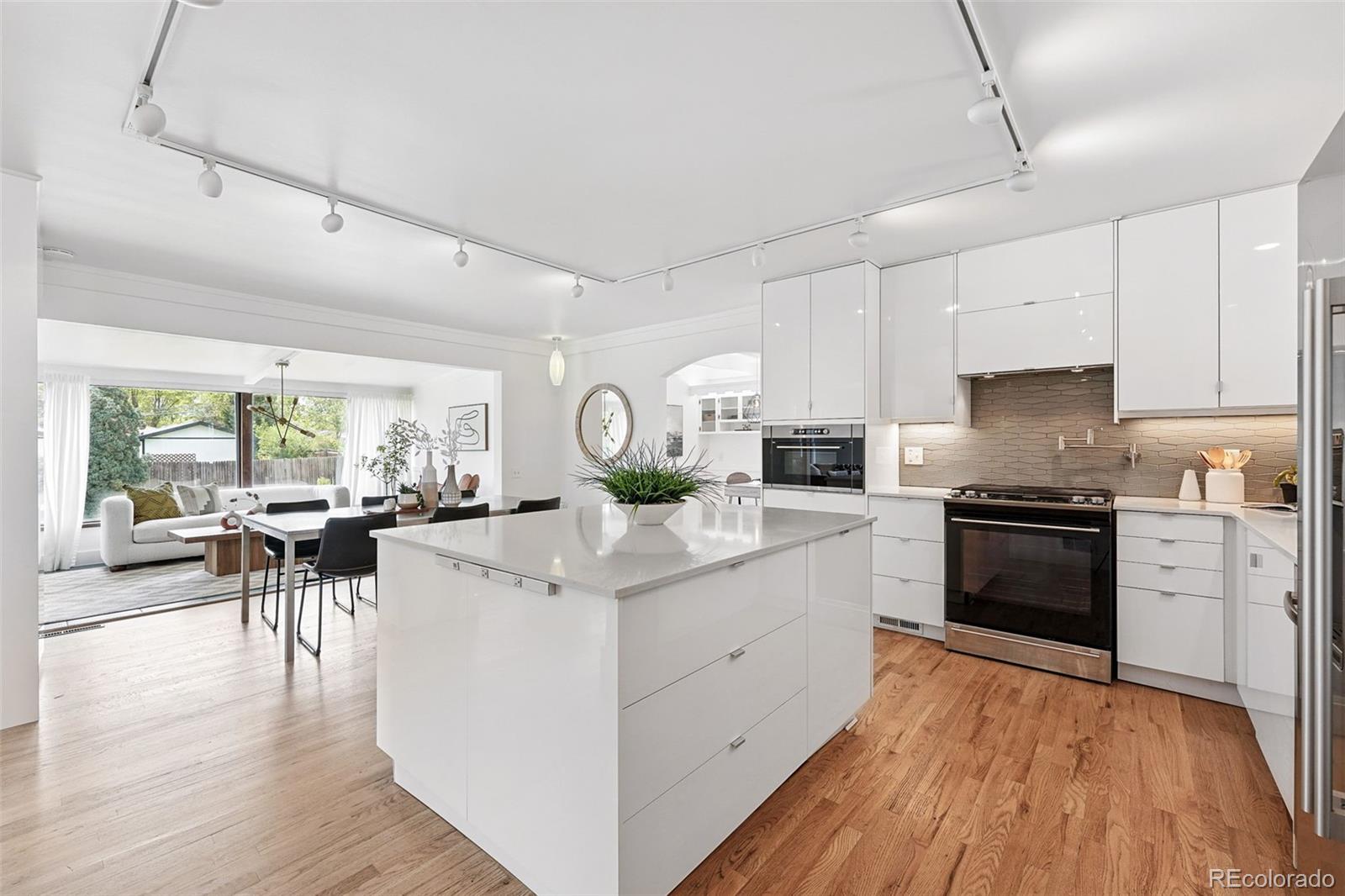 2675 South Eudora Street Denver, CO 80222 - Photo 9 of 49