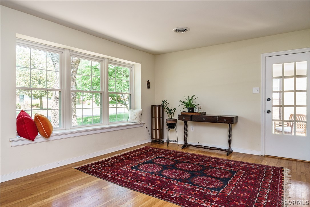 5805 West Rois Road Richmond, VA 23227 - Photo 4 of 27 Gallery Image 4