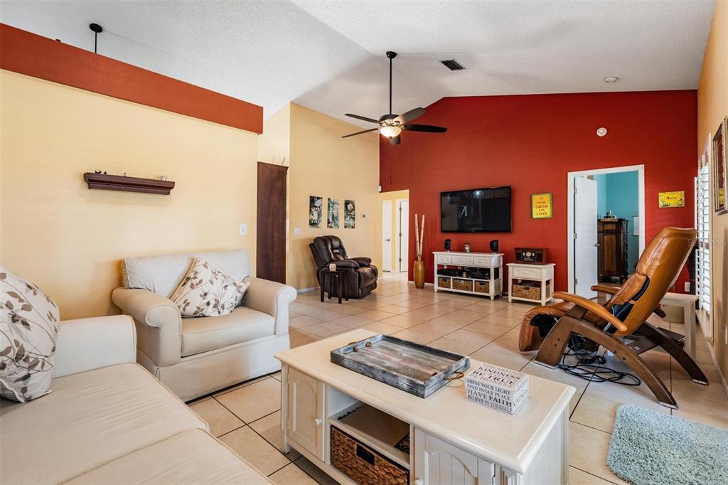 1505 Lakehurst Way Brandon, FL 33511 - Photo 13 of 34