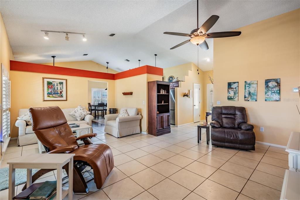 1505 Lakehurst Way Brandon, FL 33511 - Photo 14 of 34