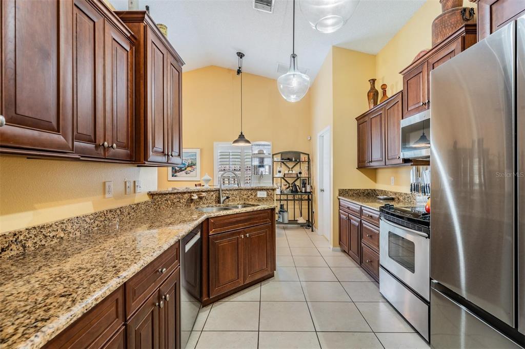 1505 Lakehurst Way Brandon, FL 33511 - Photo 5 of 34