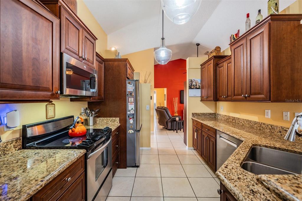 1505 Lakehurst Way Brandon, FL 33511 - Photo 7 of 34