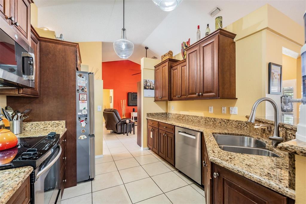 1505 Lakehurst Way Brandon, FL 33511 - Photo 8 of 34