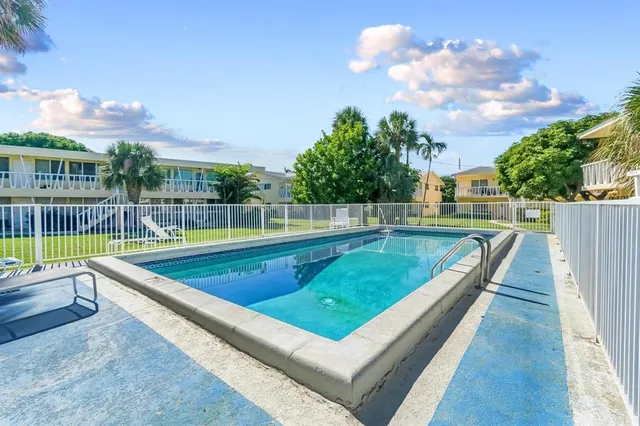 $350,000 | 2755 Northeast 28th Avenue, Unit C2, Lighthouse Point, FL 33064