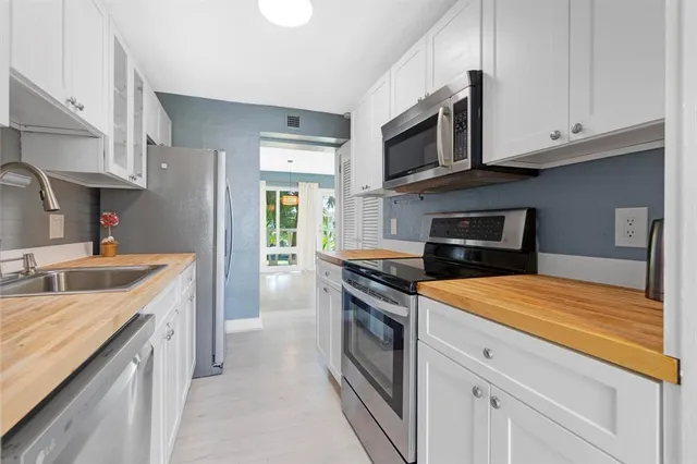 $350,000 | 2755 Northeast 28th Avenue, Unit C2, Lighthouse Point, FL 33064