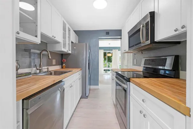 $350,000 | 2755 Northeast 28th Avenue, Unit C2, Lighthouse Point, FL 33064