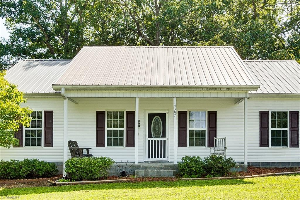 4387 Young Road Asheboro, NC 27205 - Photo 4 of 30